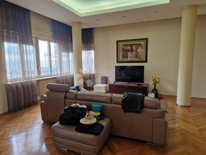 Raskoš na Pećinama