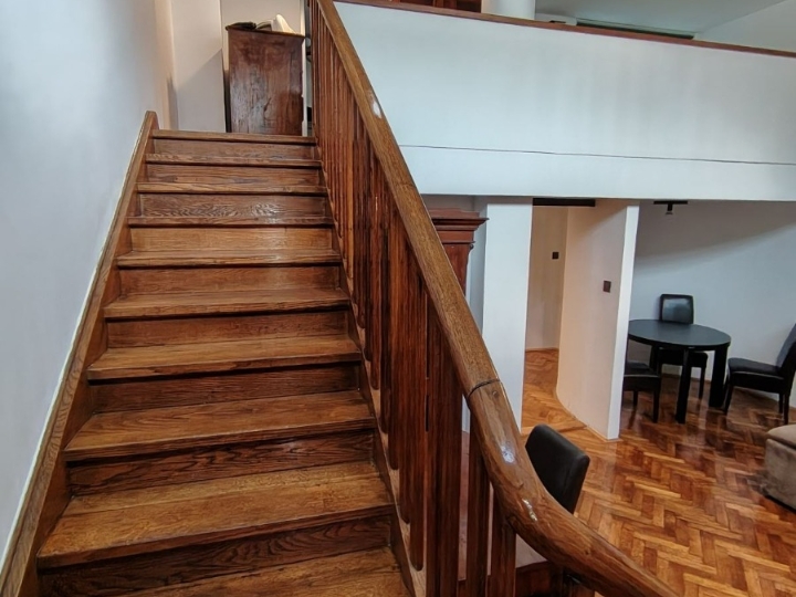 Iznajmljujem stan na Pećinama