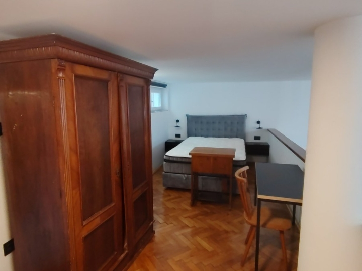 Iznajmljujem stan na Pećinama