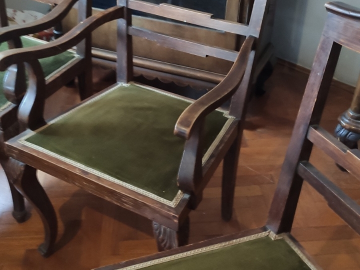 Stilski namještaj ; stol+6 stolica