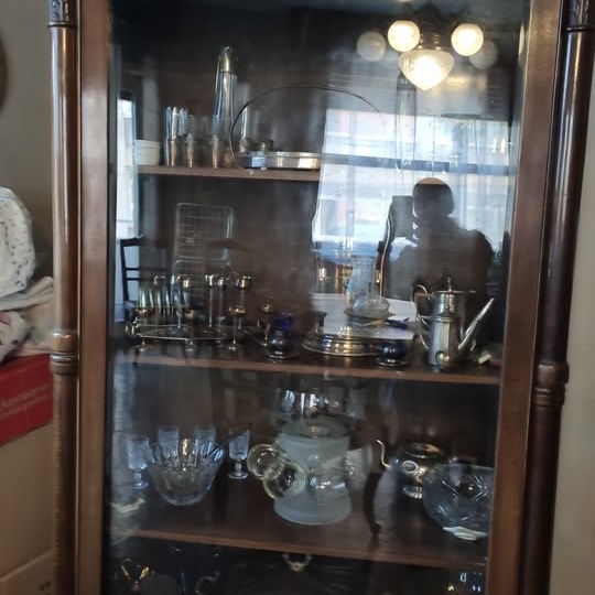 Stilski namještaj -stol +6 stolica