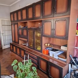 Regal (manje komponente) i trosjed