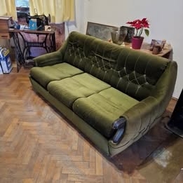 Regal (manje komponente) i trosjed