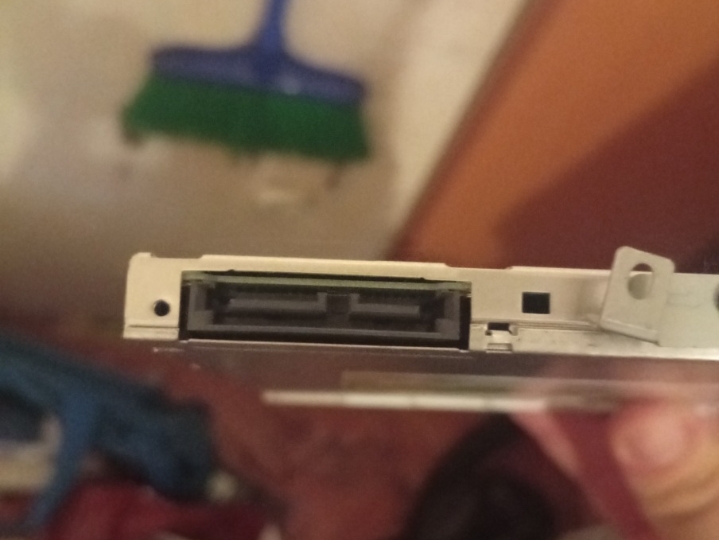 CD-DVD/DVD-RW čitači za PC i laptop