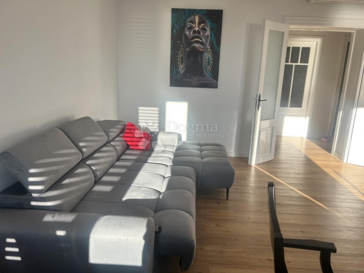 Stan za najam na Bulevardu!