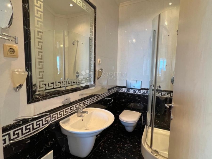 Šarmantan stan u vili za najam