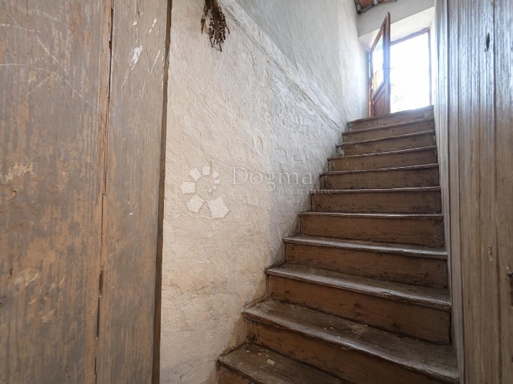 Prilika! kuća u Vodnjanu po izuzetno povoljnoj cijeni!