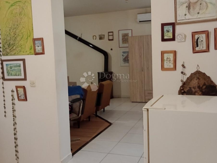 Prilika!!! Kuća na atraktivnoj lokaciji u Puli