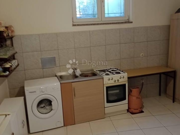 Prilika!!! Kuća na atraktivnoj lokaciji u Puli