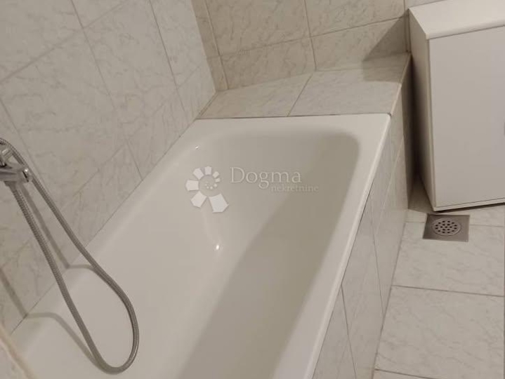 Prilika!!! Kuća na atraktivnoj lokaciji u Puli