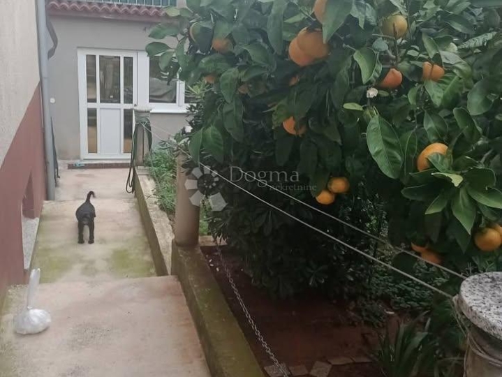 Prilika!!! Kuća na atraktivnoj lokaciji u Puli