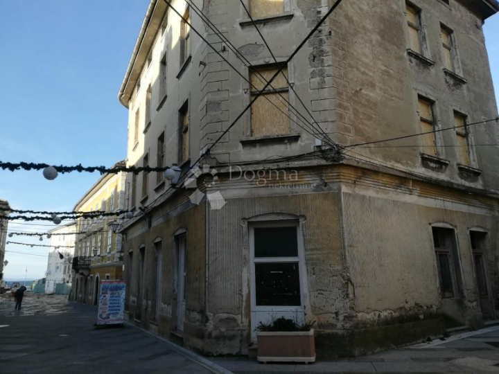 Vrhunska investicijska prilika u srcu Senja na samo 100m od mora