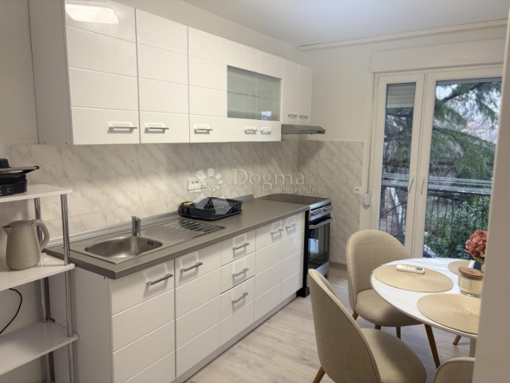 Novoadaptiran stan-prvi najam