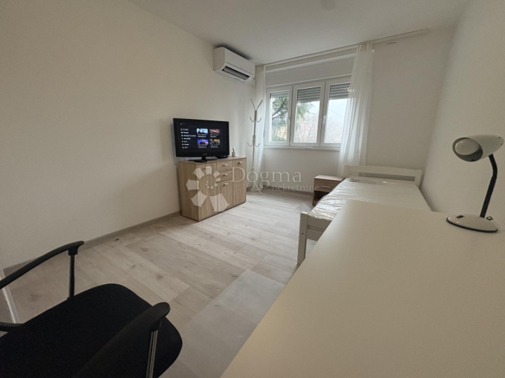 Novoadaptiran stan-prvi najam