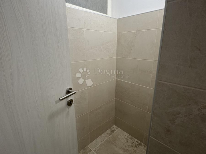 Novoadaptiran stan-prvi najam