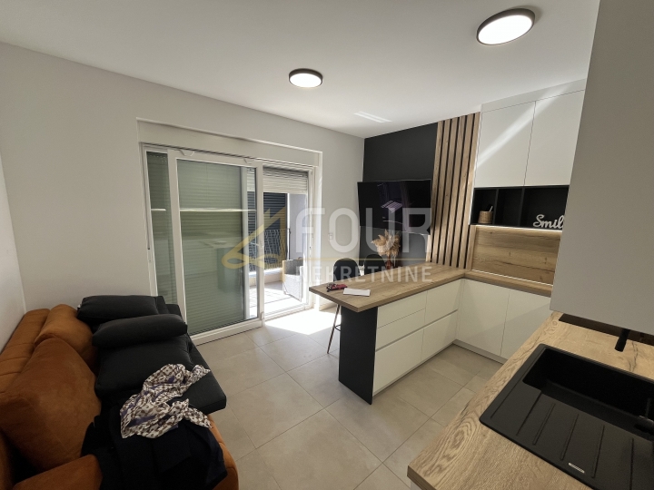 Istra, Plomin, 38.80m2, 1S+DB, terasa, pogled na more, parkirno mjesto