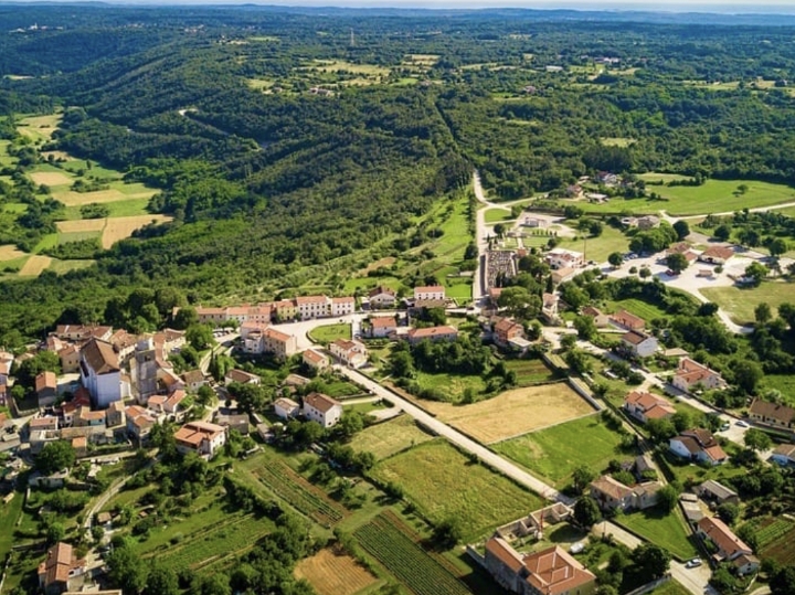 Građevinsko zemljište 1750m2 Tinjan