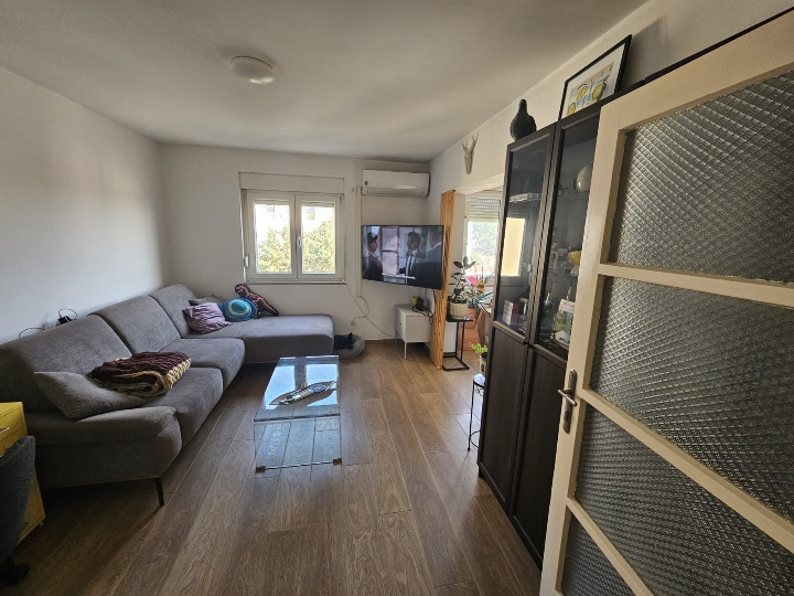 Stan 60 m2 - Kaštanjer, Pula