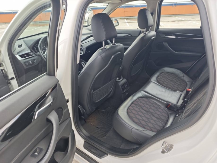 BMW X1 sDrive18d X Line 110 kW