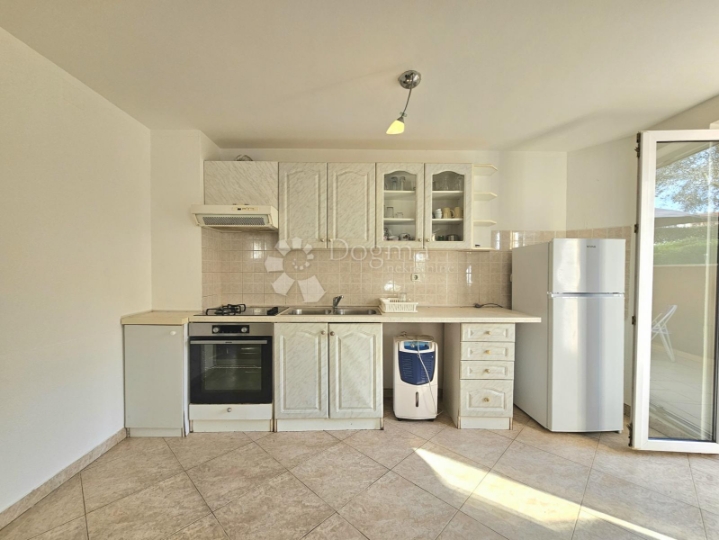 Umag, blizina centra, 1S + DB + parking