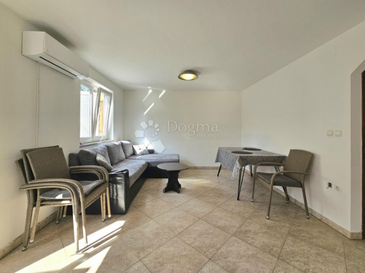 Umag, blizina centra, 1S + DB + parking