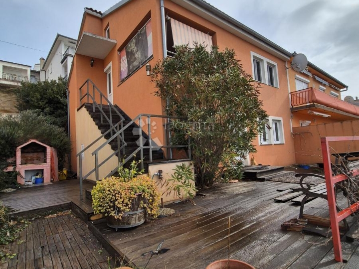 Obiteljska kuća, Senj