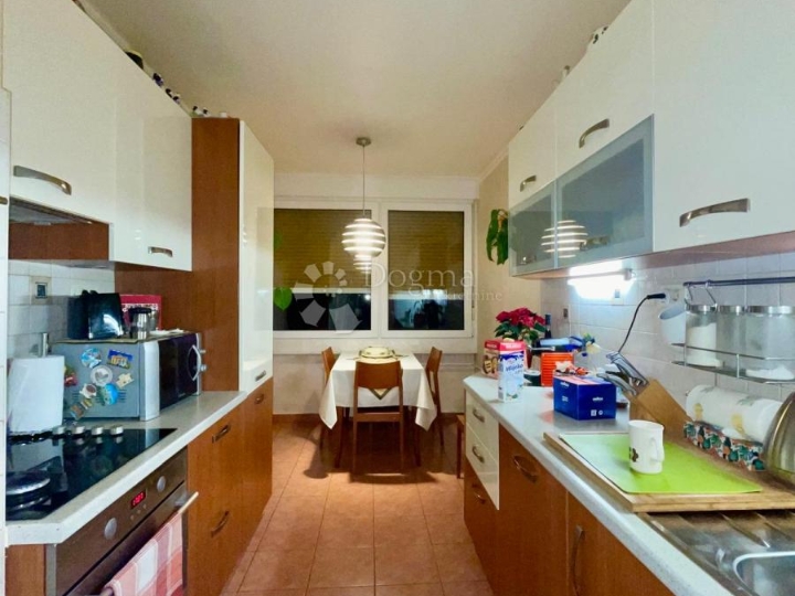 Obiteljski stan nadomak centra grada