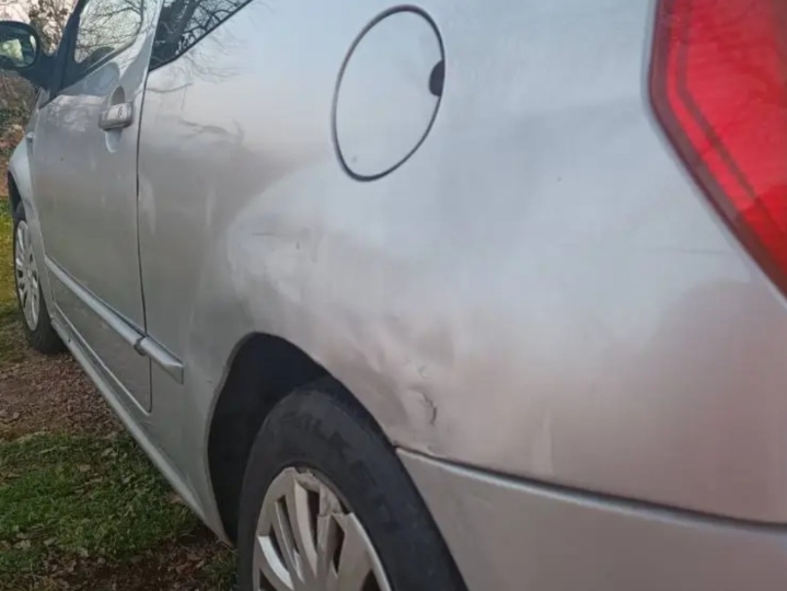 C2- sitan, dinamitan