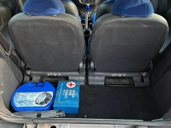 C2- sitan, dinamitan