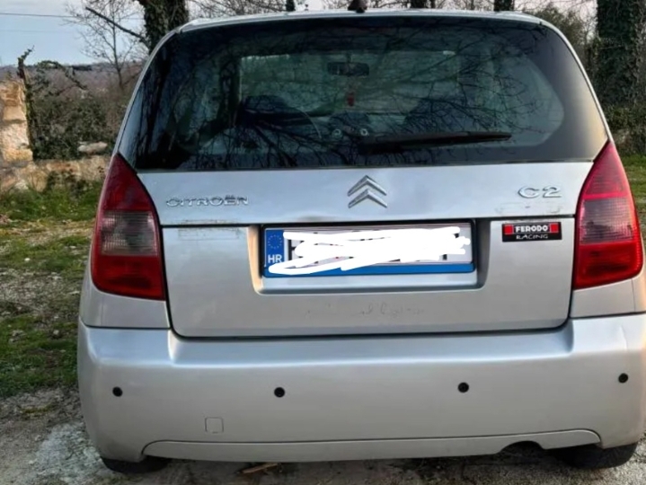 Citroen C2- sitan, dinamitan