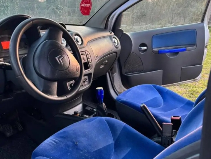 Citroen C2- sitan, dinamitan