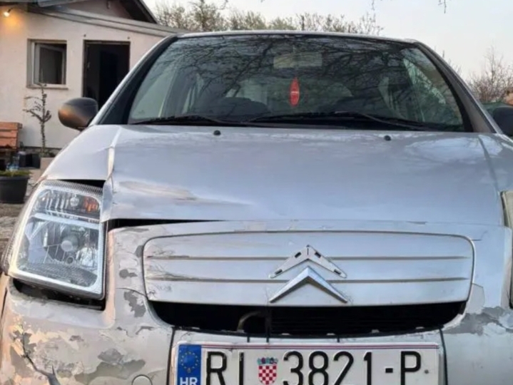 Citroen C2- sitan, dinamitan