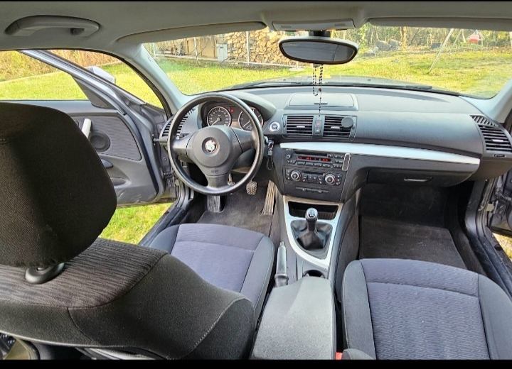 Prodajem BMW 1, 116 D, 2010. godište