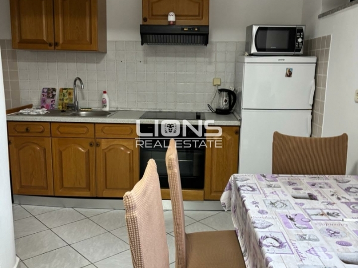 Krk, Omišalj, 54 m2 + 27 m2 terasa