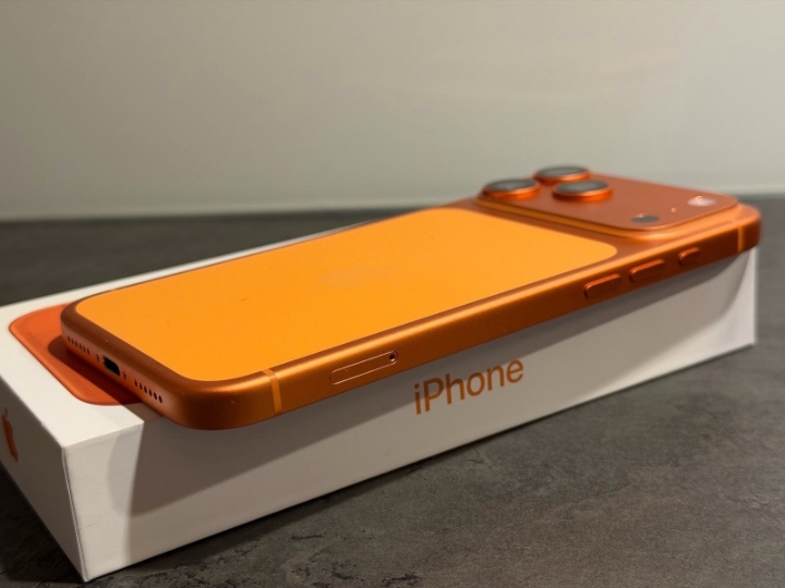 IPhone 17 Pro max od 512gb orange