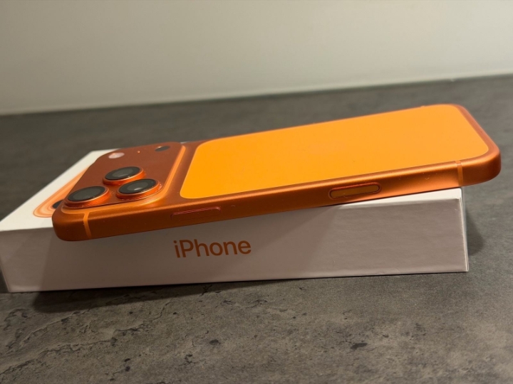 IPhone 17 Pro max od 512gb orange