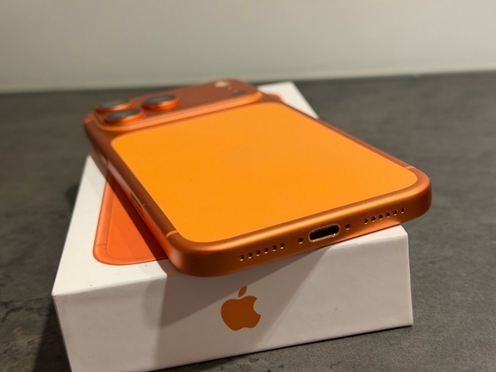 IPhone 17 Pro max od 512gb orange