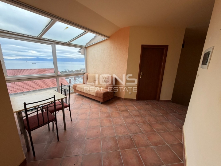 Kostrena, Glavani, penthouse s pogledom na more 120 m2