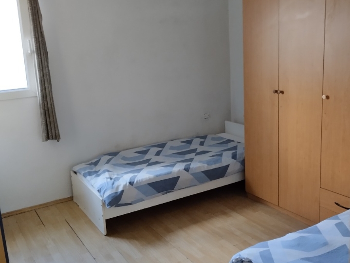 Iznajmljujem stan za 9 radnika