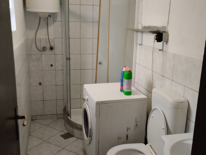 Iznajmljujem stan za 9 radnika