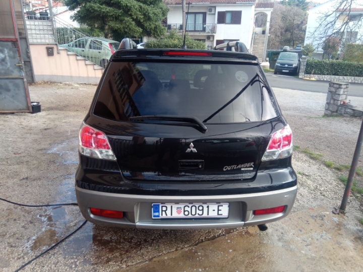 Mitshubishi 2.0i, 4x4. plin