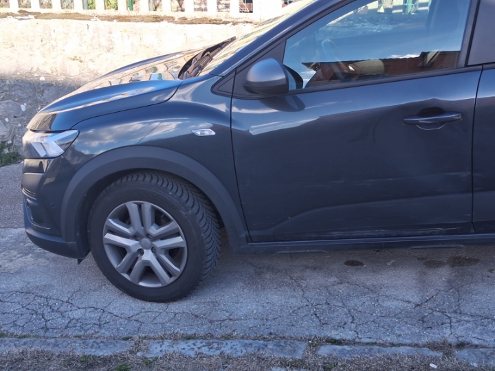 Prednja lijeva vrata Dacia Stepway