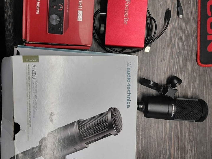 Audio Technica AT2020+Scarlett solo