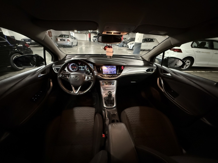 Opel Astra sports tour