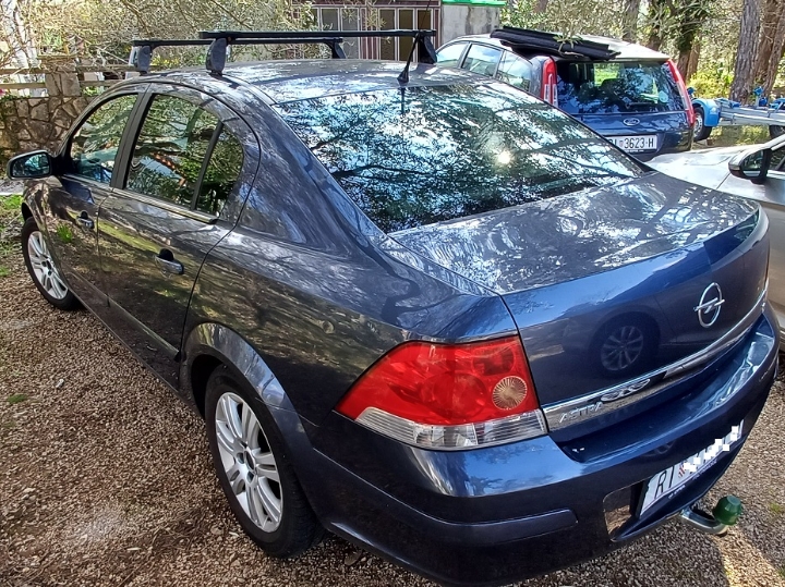 Opel Astra H Sedan 1.6 benzin, 2008. god.