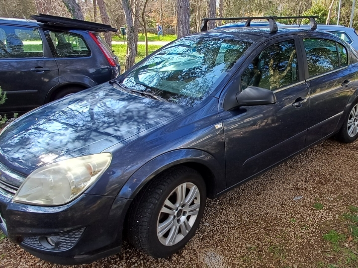 Opel Astra H Sedan 1.6 benzin, 2008. god.