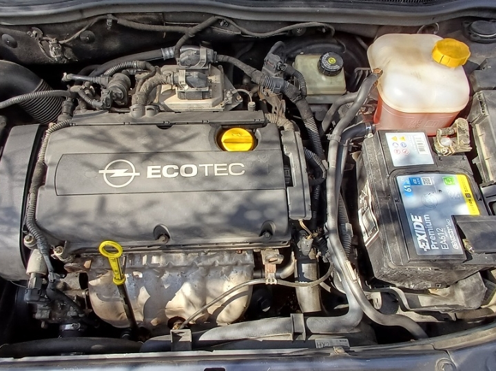 Opel Astra H Sedan 1.6 benzin, 2008. god.