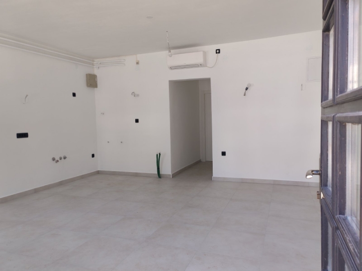 Iznajmljujem poslovni prostor