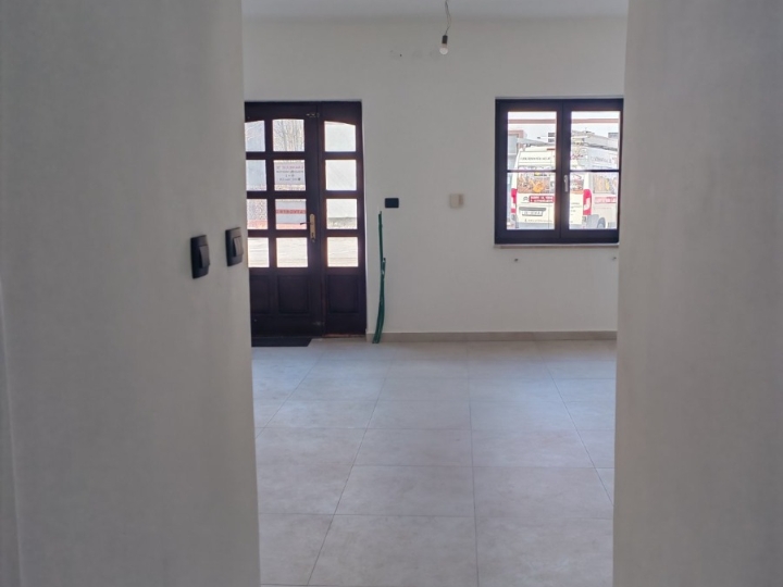 Iznajmljujem poslovni prostor