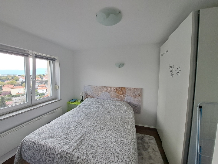 Prodaje vlasnik 2S + DB